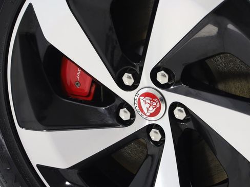 Used 2023 Jaguar F-PACE S image 19