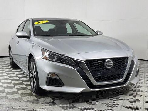 Used 2022 Nissan Altima 2.5 SV image 3