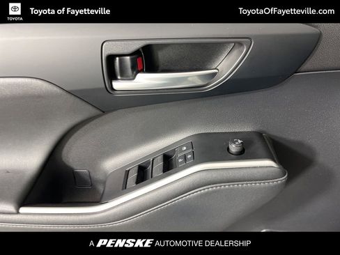 Used 2021 Toyota Highlander XSE image 26