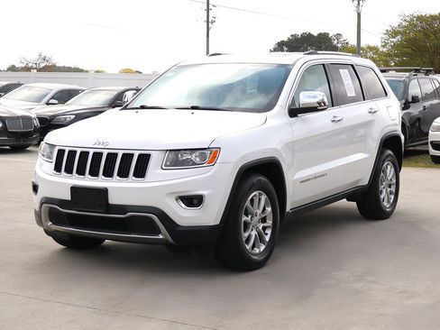 Used 2014 Jeep Grand Cherokee Limited w/ Trailer Tow Group IV image 3