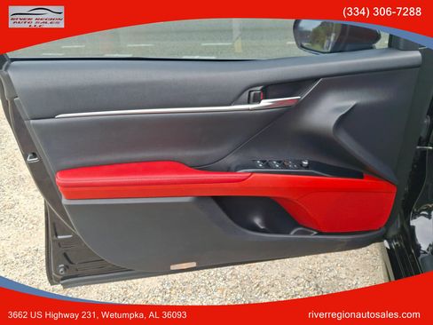 Used 2020 Toyota Camry XSE image 5