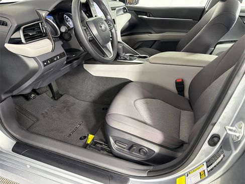 Used 2023 Toyota Camry LE image 9