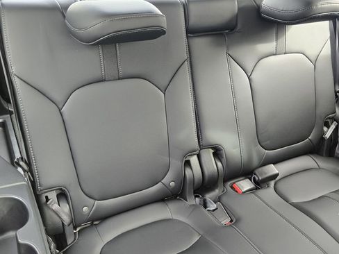 Used 2025 Honda Pilot Touring image 18