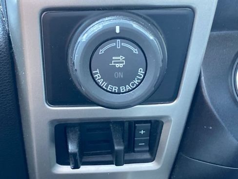 Used 2018 Ford F150 Lariat w/ Equipment Group 502A Luxury AWD/4WD image 19