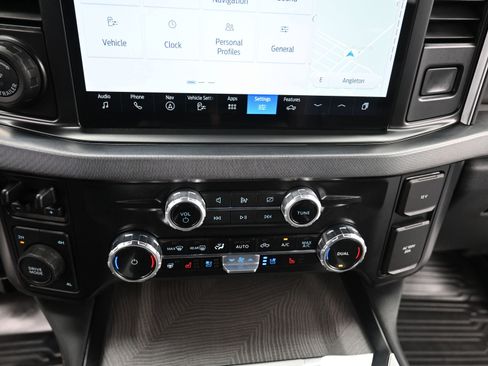 Used 2024 Ford F250 Platinum image 13