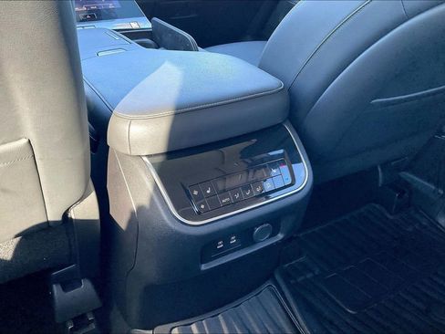 Certified 2025 INFINITI QX80 Pure image 32