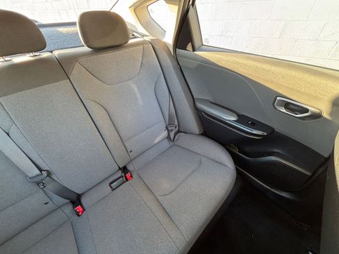 Used 2025 Kia K4 LXS image 37