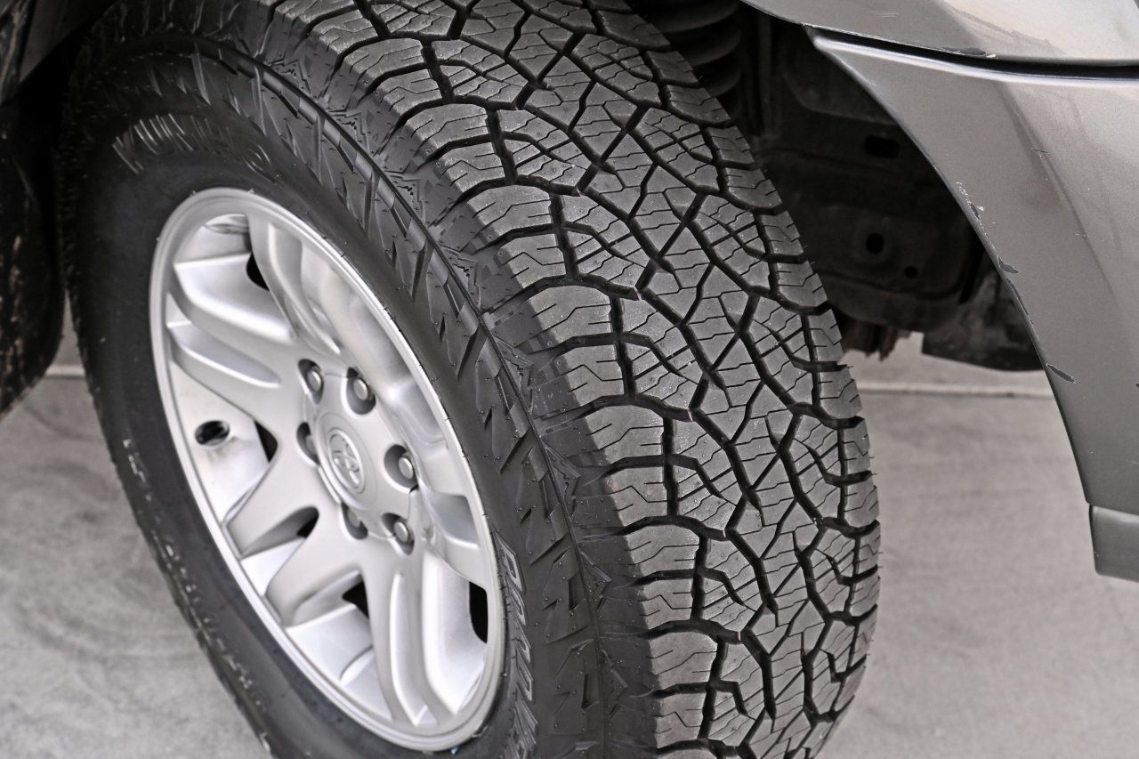 Used 2004 Toyota Sequoia Limited AWD/4WD image 40