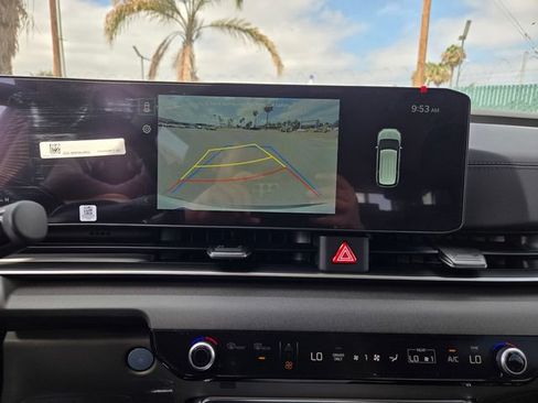 New 2026 Kia Carnival EX FWD image 18