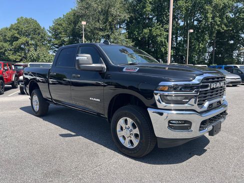 Used 2026 RAM 2500 Big Horn AWD/4WD image 4