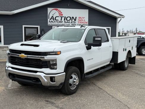 Used 2024 Chevrolet Silverado 3500 LT w/ Convenience Package AWD/4WD image 9