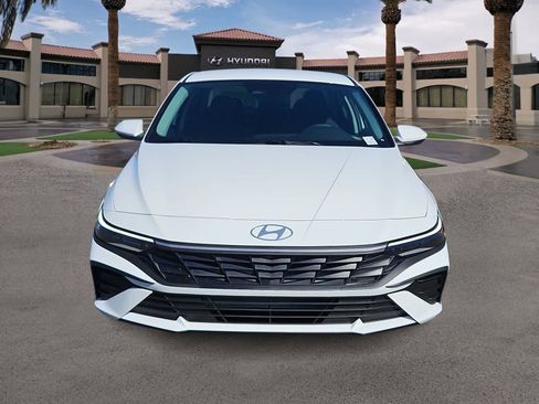 New 2026 Hyundai Elantra SE image 3