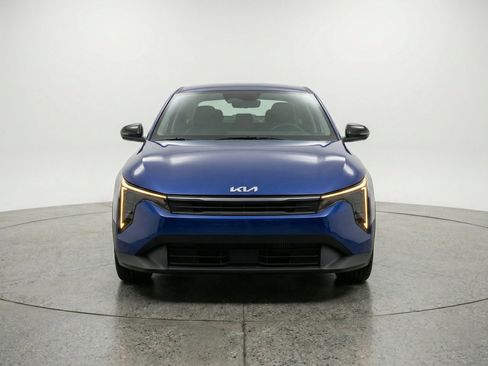 Used 2025 Kia K4 FWD image 2