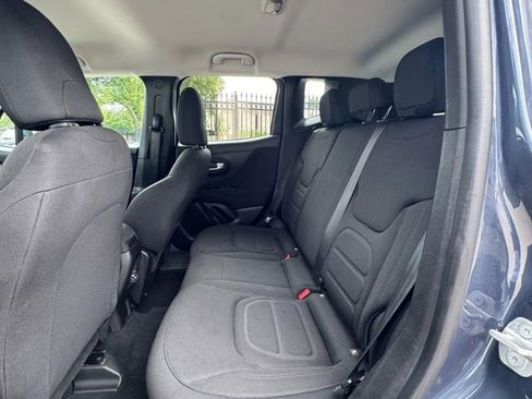 Used 2019 Jeep Renegade Latitude w/ Safety & Security Group II AWD/4WD image 15