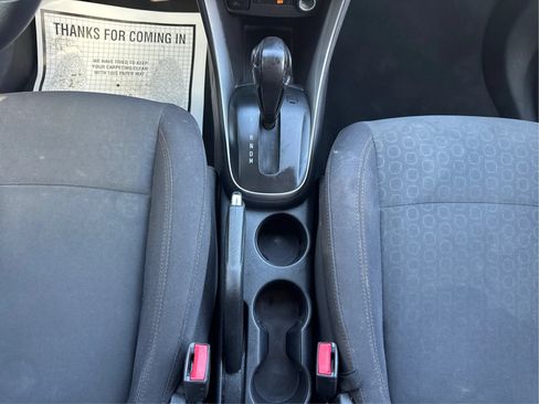 Used 2018 Chevrolet Trax LS FWD image 15