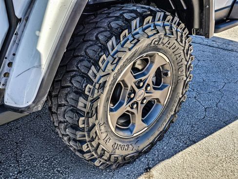 Used 2022 Jeep Gladiator Rubicon w/ LED Lighting Group image 15