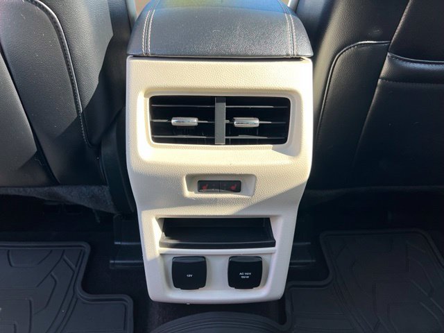 Used 2015 Ford Edge Titanium w/ Equipment Group 302A AWD/4WD image 13