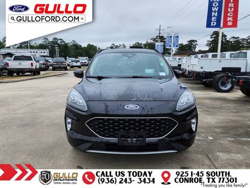 Used 2020 Ford Escape Titanium w/ Titanium Premium Package 2.0 FWD image 2