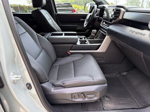 Used 2025 Toyota Tundra SR5 w/ SR5 Premium Package AWD/4WD image 13