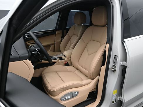 New 2026 Porsche Macan S image 5