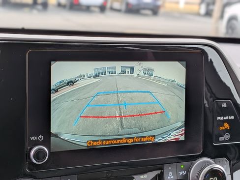 Certified 2023 Toyota Highlander XLE image 39