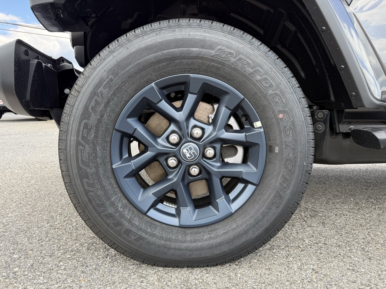 New 2026 Jeep Gladiator Sport AWD/4WD image 9