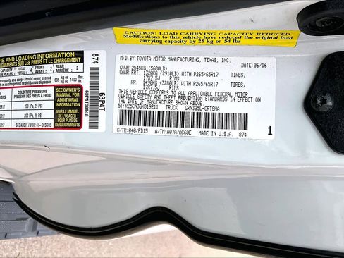 Used 2016 Toyota Tacoma TRD Sport image 33