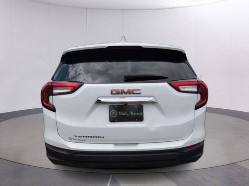 Used 2024 GMC Terrain SLE FWD image 6