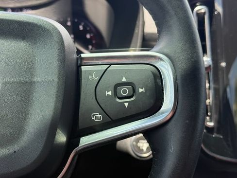 Used 2020 Volvo XC40 T5 Momentum AWD/4WD image 24