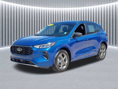 Used 2023 Ford Escape ST-Line w/ Tech Pack #1 AWD/4WD image 3