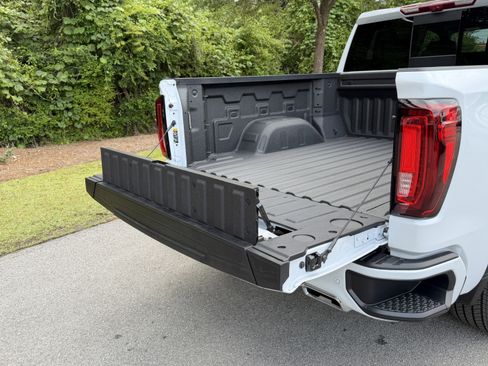 New 2026 GMC Sierra 1500 Denali w/ Denali Reserve Package AWD/4WD image 14
