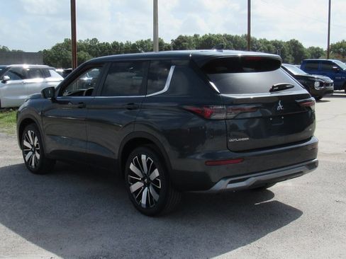 New 2025 Mitsubishi Outlander SE image 5