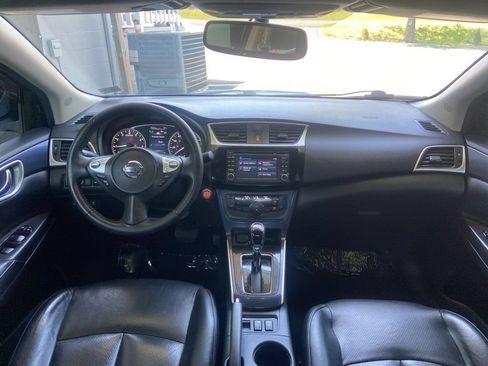 Used 2018 Nissan Sentra SR w/ Premium Package (P02) FWD image 9