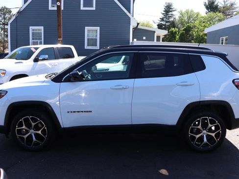 Used 2024 Jeep Compass Limited AWD/4WD image 2