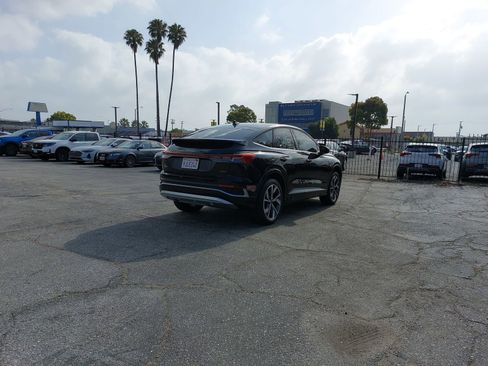 Used 2023 Audi Q4 e-tron Prestige AWD/4WD image 3