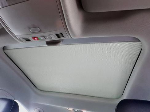 Used 2025 Volkswagen Jetta SE image 26