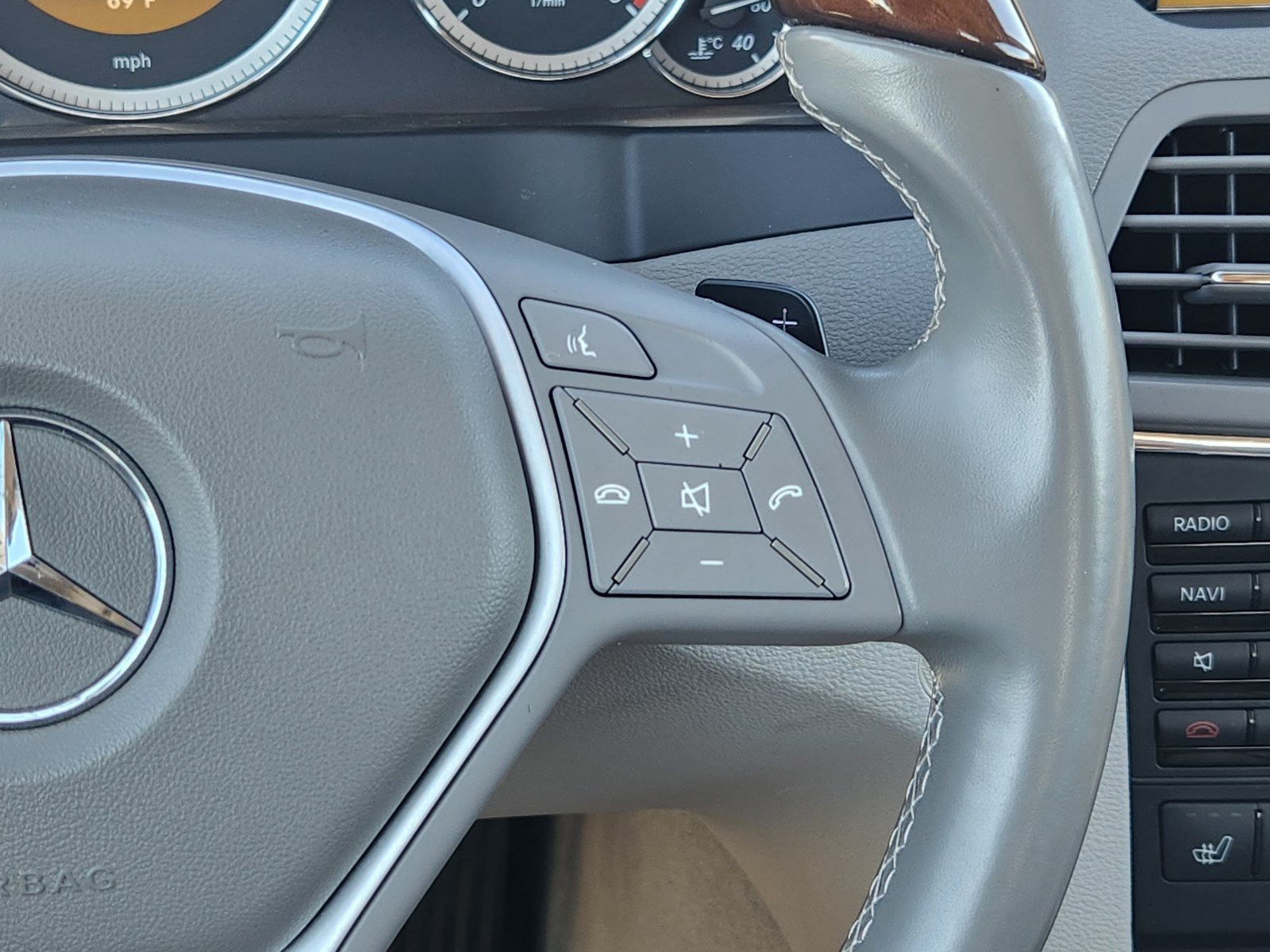 Used 2012 Mercedes-Benz E 350 Cabriolet image 32