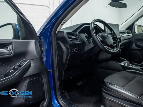 Used 2023 Ford Escape SE image 10