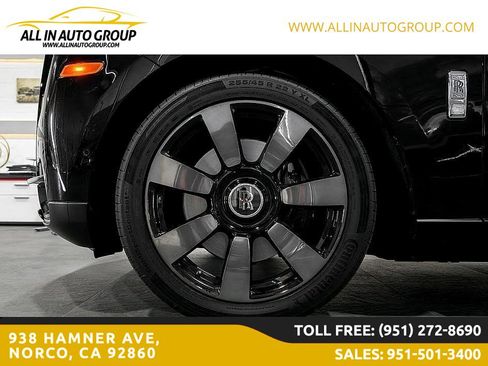 Used 2022 Rolls-Royce Cullinan w/ Dark Exterior Package image 44