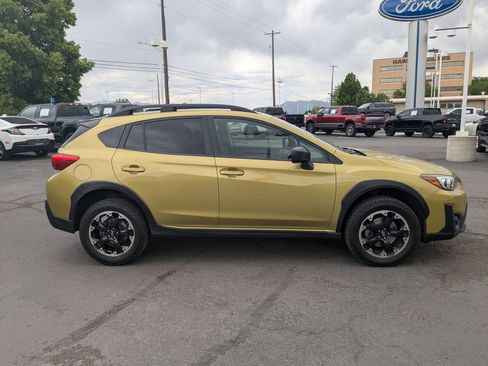 Used 2023 Subaru Crosstrek 2.0i AWD/4WD image 2
