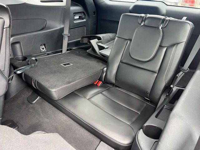 Used 2023 Ford Explorer XLT w/ Equipment Group 202A AWD/4WD image 21