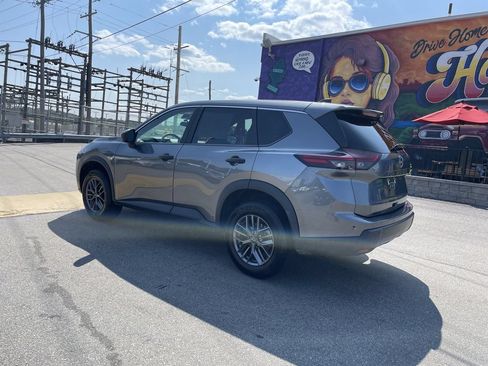 Used 2024 Nissan Rogue S FWD image 3