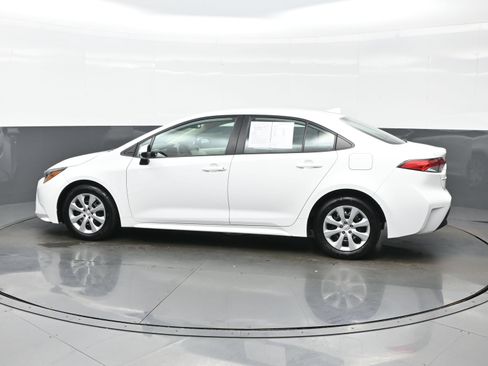 Used 2024 Toyota Corolla LE FWD image 3