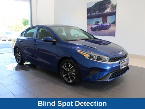 Used 2024 Kia Forte LXS w/ LXS Technology Package FWD image 2