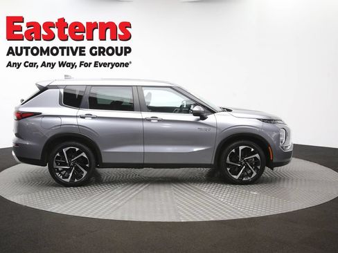 Used 2023 Mitsubishi Outlander SE AWD/4WD image 45