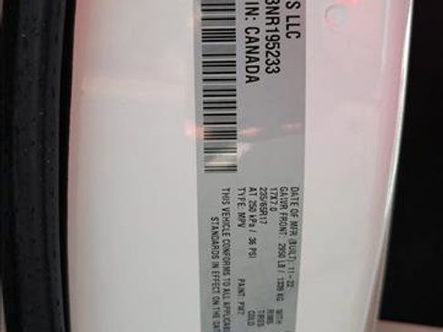Used 2022 Chrysler Pacifica Touring-L FWD image 28
