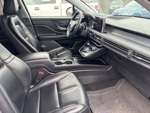 Used 2021 Lincoln Corsair AWD w/ Rear Removable Package Tray image 11