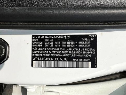 Used 2022 Porsche Macan AWD/4WD image 16