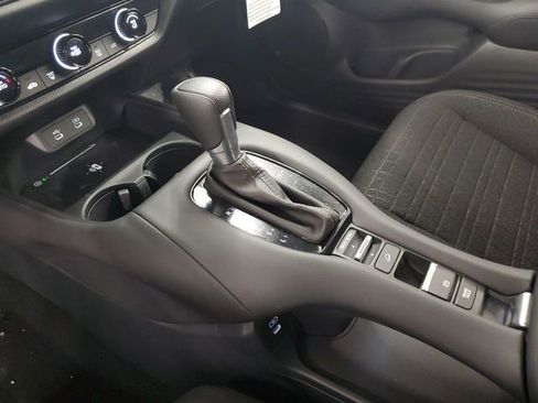 New 2026 Honda HR-V LX image 18