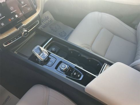 New 2026 Volvo XC60 B5 Plus w/ Climate Package image 22